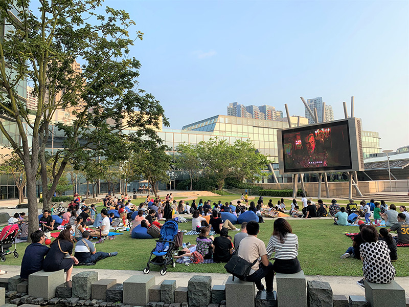Outdoor movie appreciation, presenting series of Pet-themed Movies